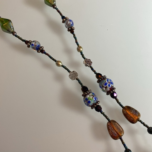 Green glass beaded necklace with large pendant - Picture 4 of 6